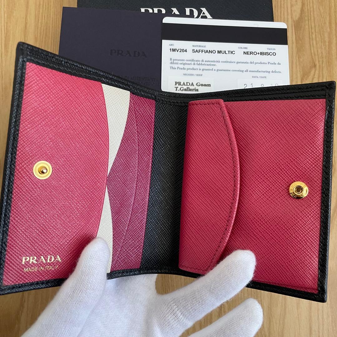 美品　PRADA プラダ　二つ折り財布　ミニ財布　黒×ピンク　マルチカラー