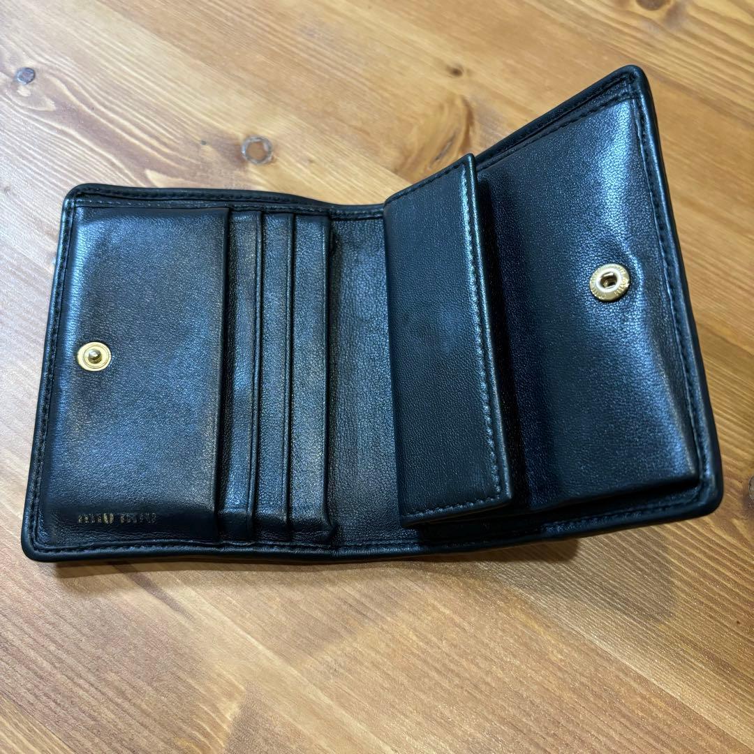 【上品】　miumiu マテラッセ　財布　二つ折り　ブラック　レザー　ロゴ