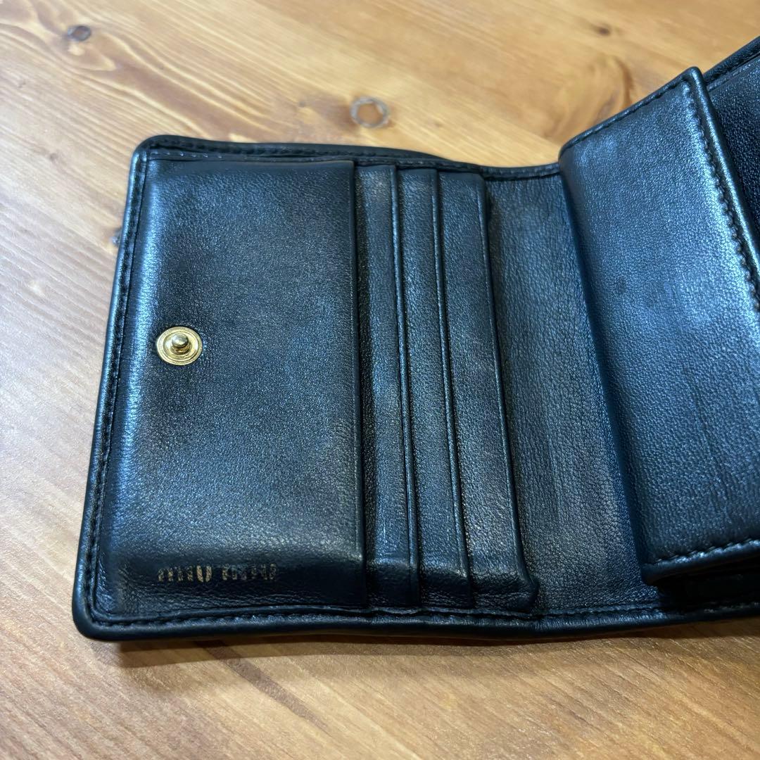 【上品】　miumiu マテラッセ　財布　二つ折り　ブラック　レザー　ロゴ