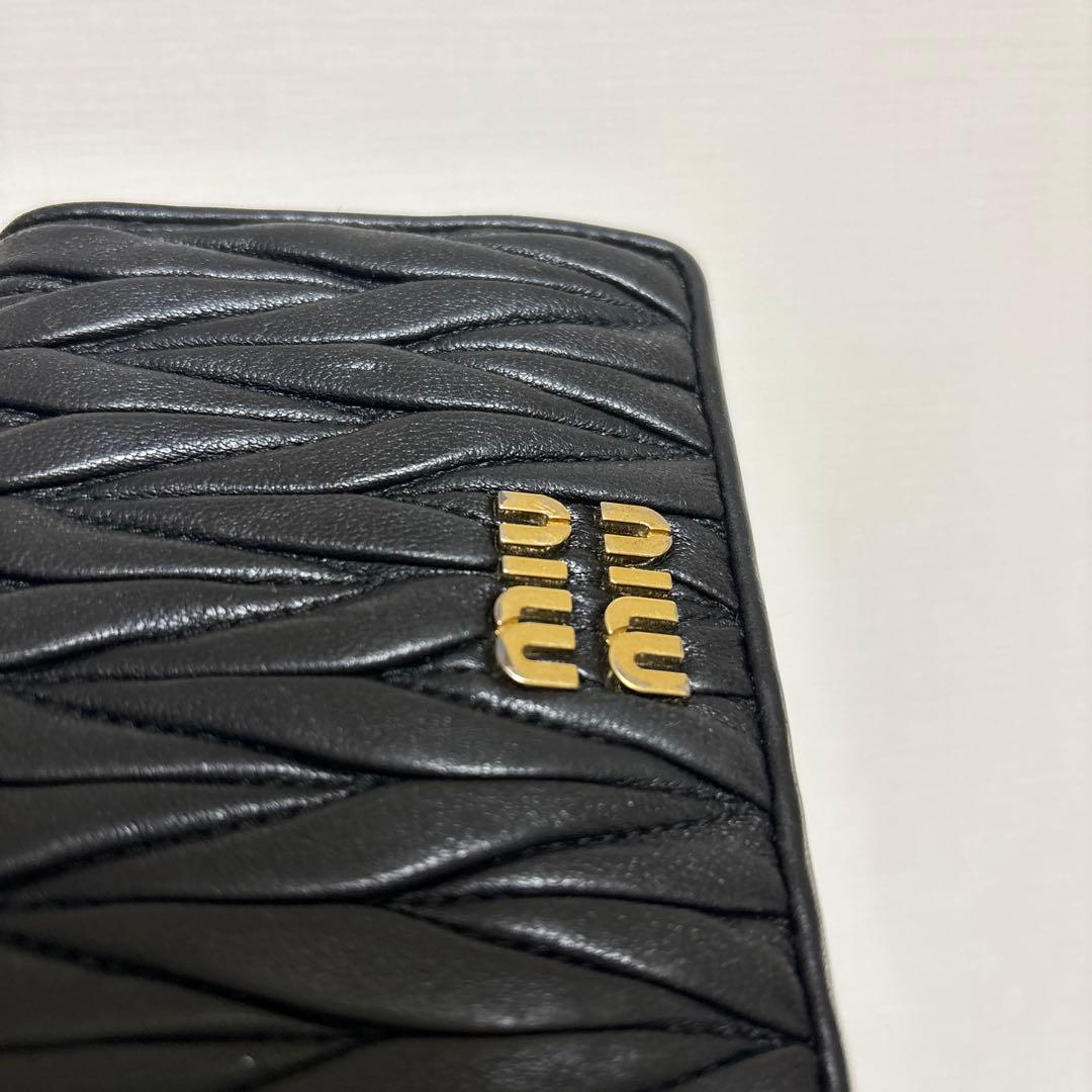 【上品】　miumiu マテラッセ　財布　二つ折り　ブラック　レザー　ロゴ