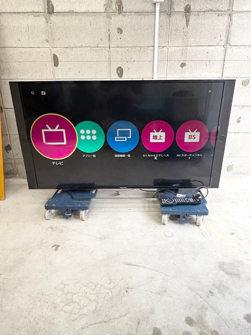 49インチ液晶テレビ/パナソニック/両側スピーカー搭載