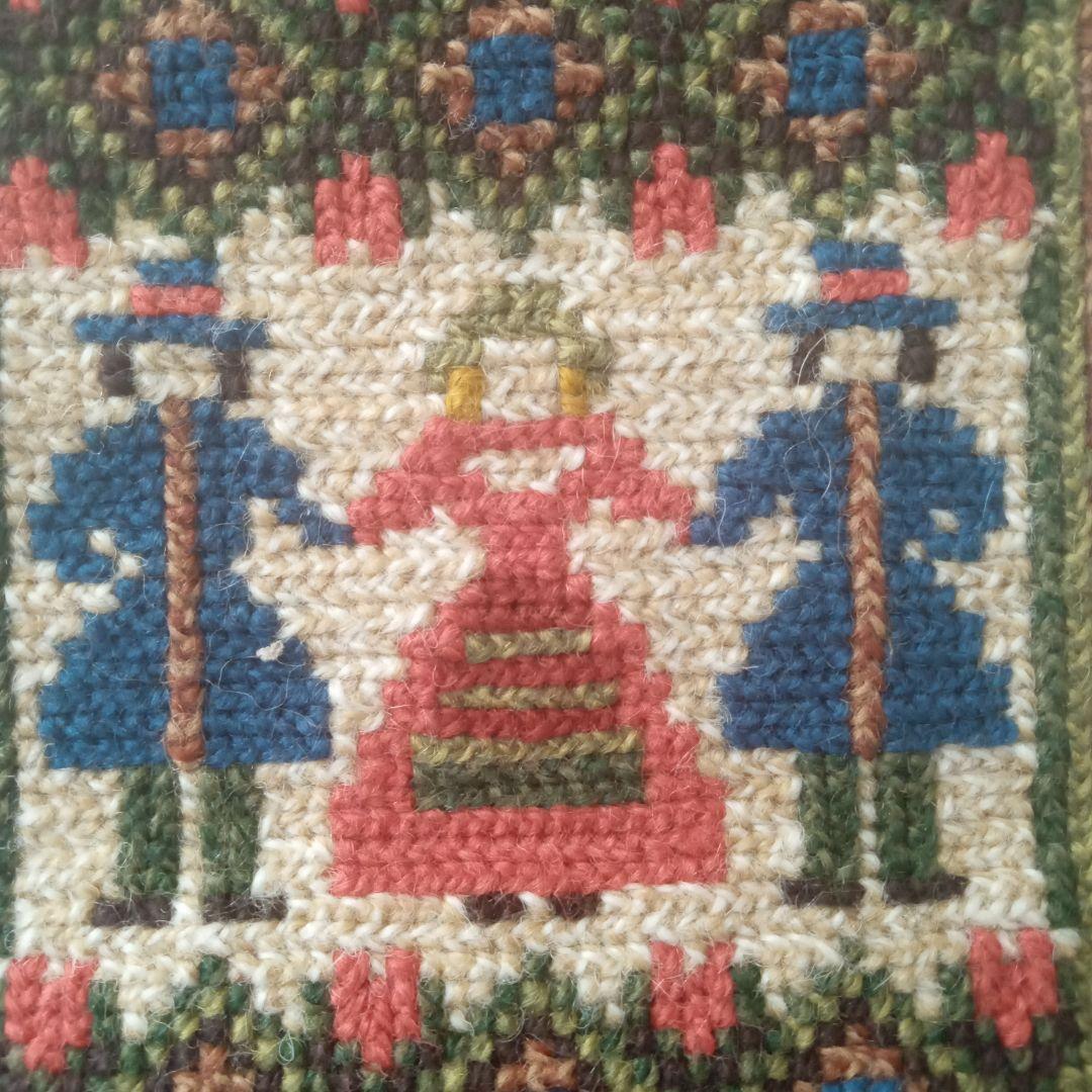 エルフ・モール　トゥヴィスト刺しゅうのタペストリー2枚