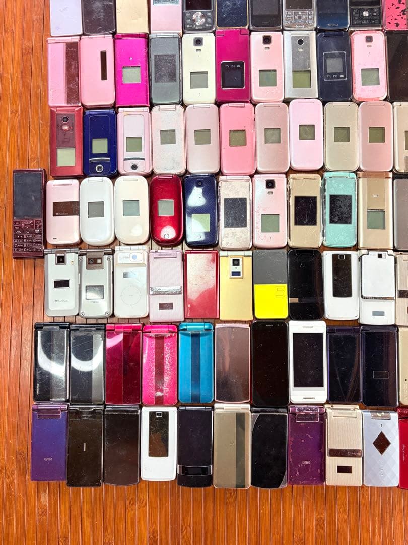 ガラケー動作未確認 キャリア 機種 色々 ジャンク 100台
