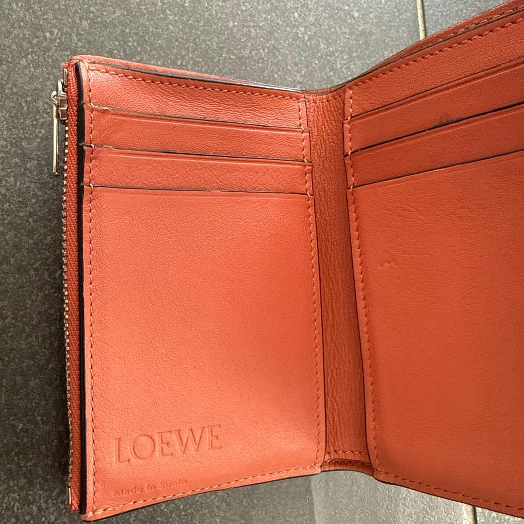 LOEWE 三つ折り財布　箱付き