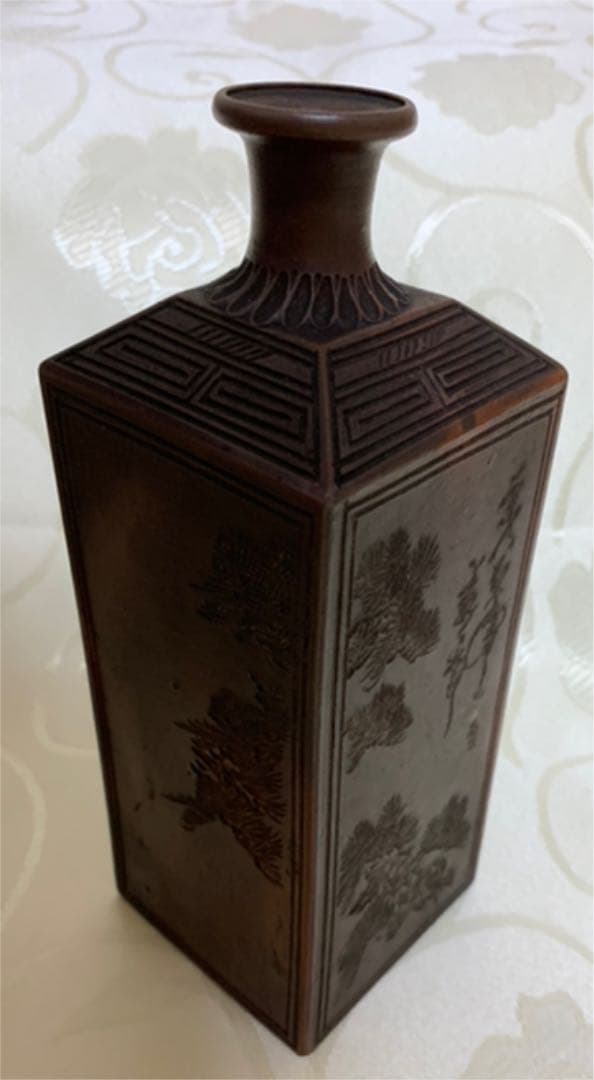 ①名工　田中金蔵友石　作　備前系保命酒　角徳利／②備前南燦窯　森本英助作　ぐい呑