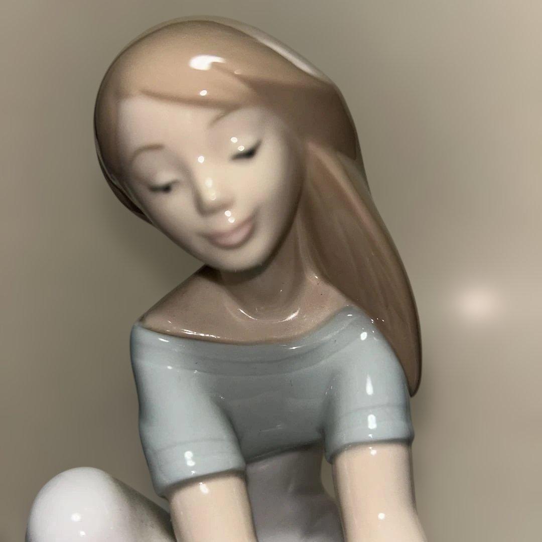 NAO 高さ21cm 少女と白い鳥の陶器置物