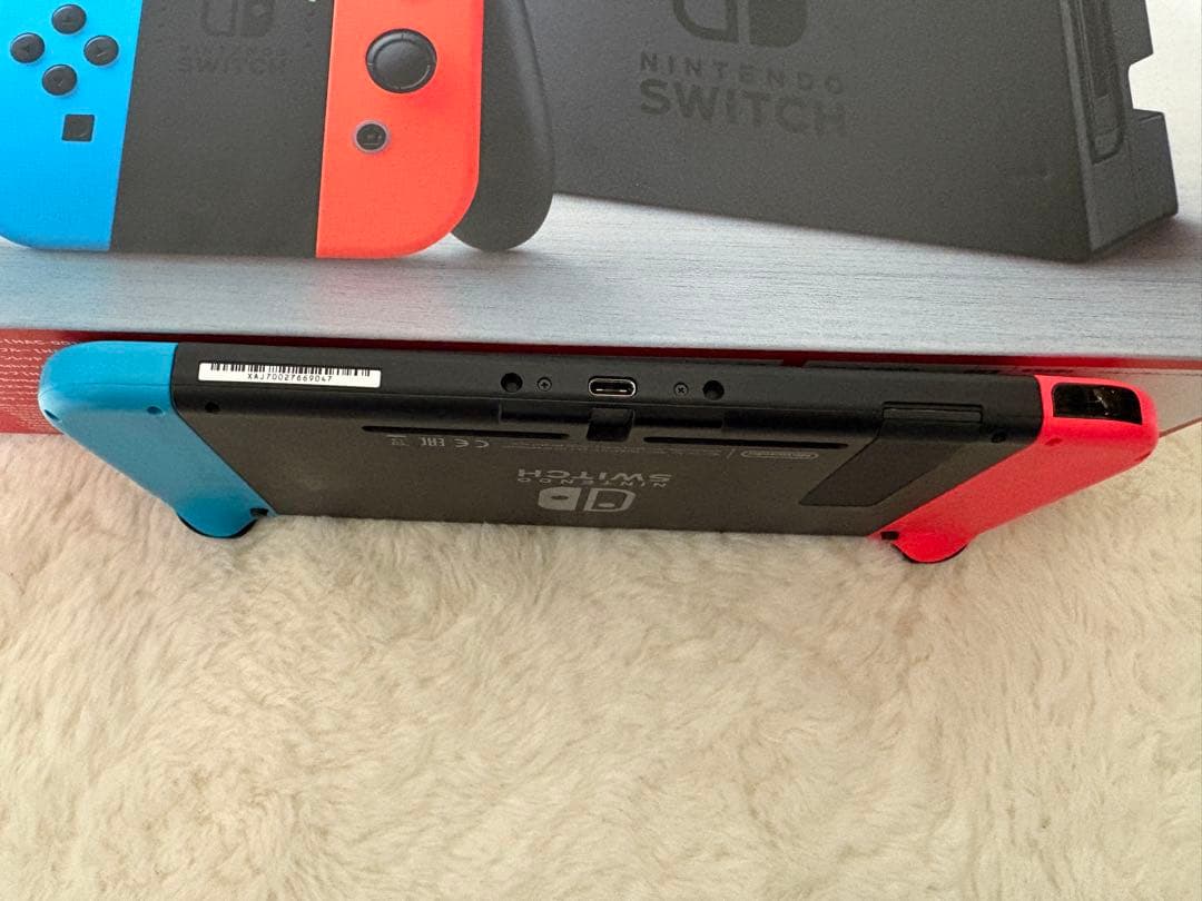 Nintendo Switch ネオンブルー/ネオンレッド 本体　※コード類なし