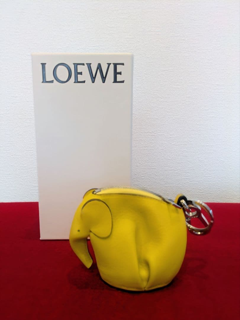 ロエベ ケース チャーム ゾウ