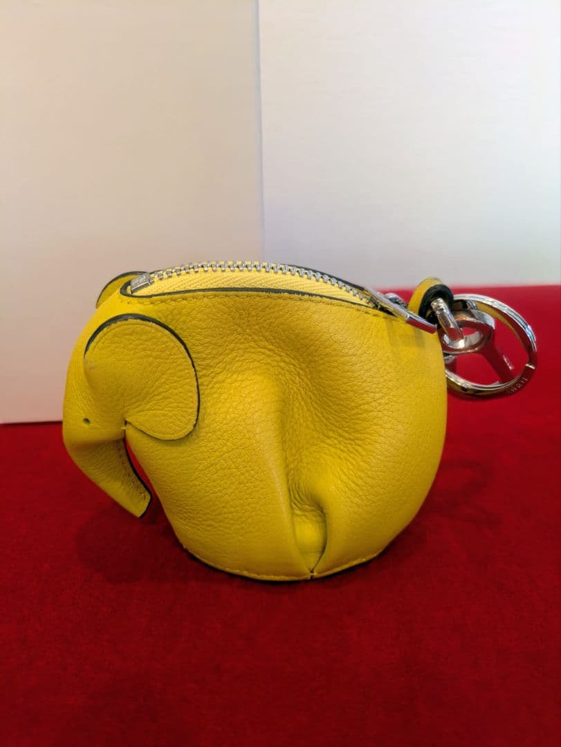 ロエベ ケース チャーム ゾウ