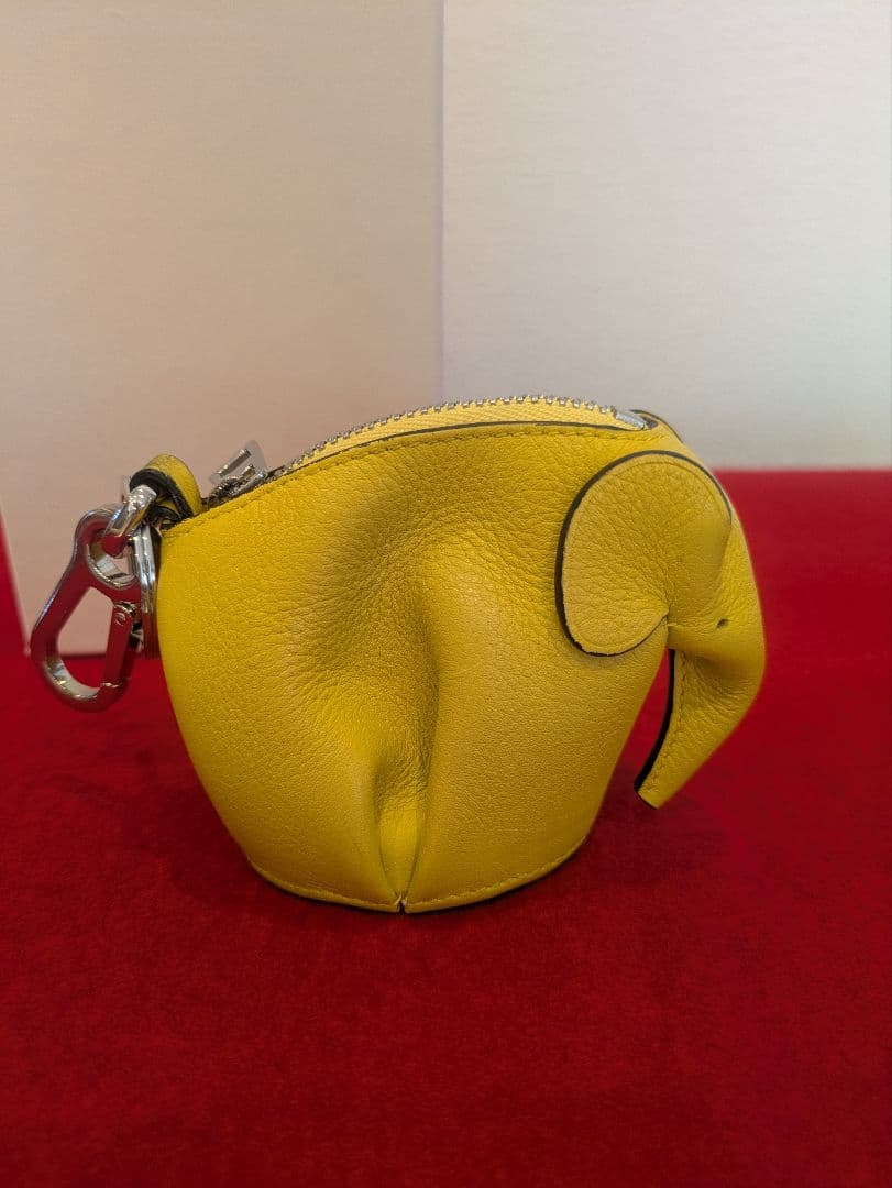 ロエベ ケース チャーム ゾウ