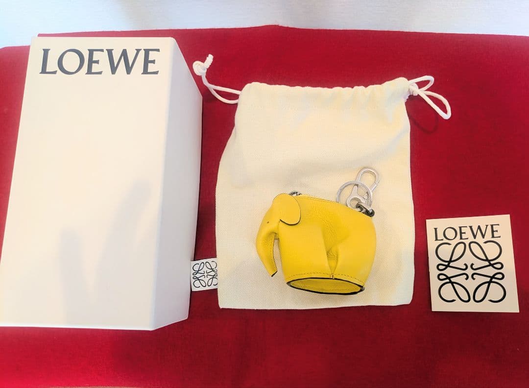 ロエベ ケース チャーム ゾウ