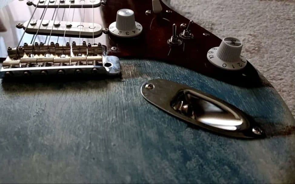 自作 ストラトキャスター Dust Blue コンポーネント 木製PG レリック