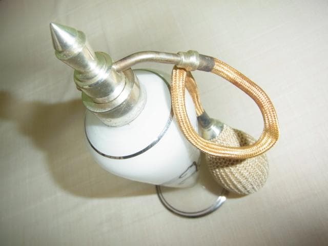 非売品'50年代◆資生堂 白ガラスに銀唐草象嵌 ポンプ布部分は絹 アトマイザー