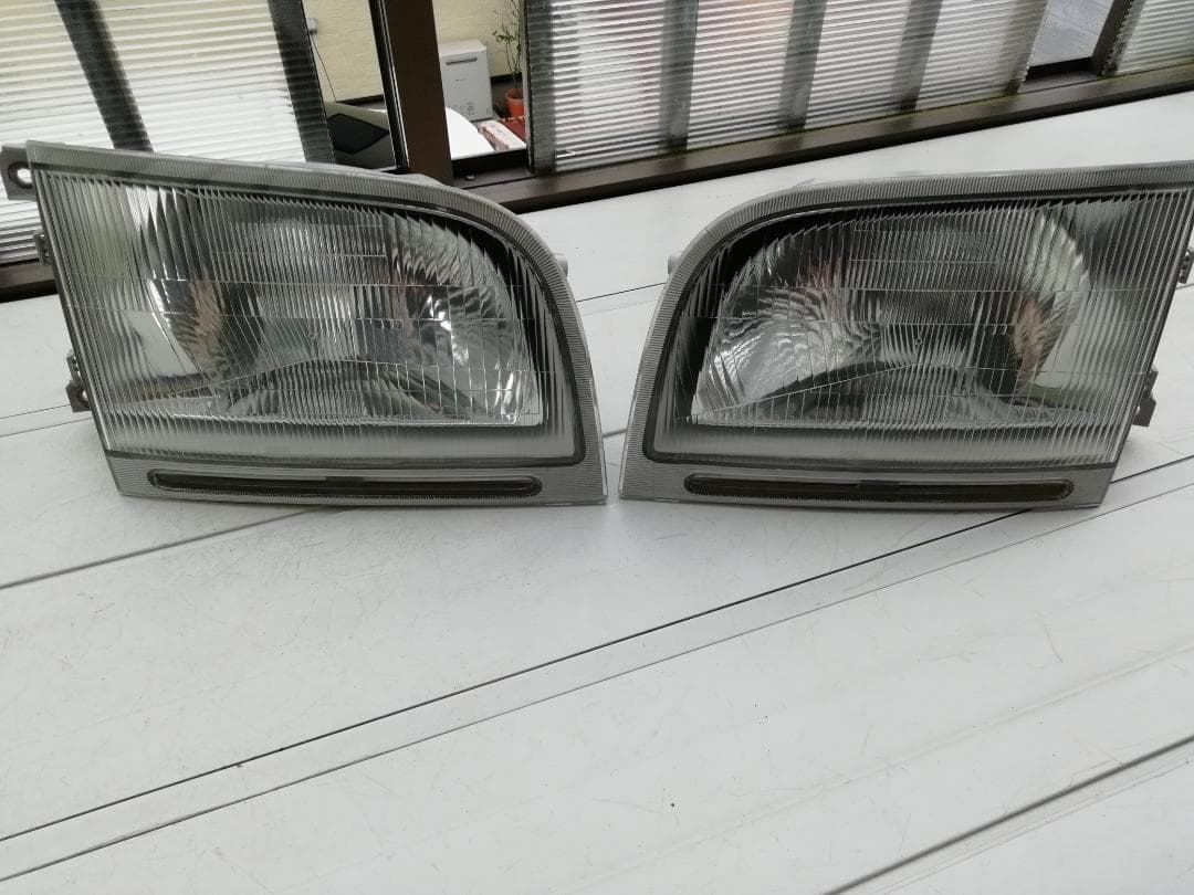 ハイゼット　S210P　S200P　ヘッドライト　 左右　（管理MA11）