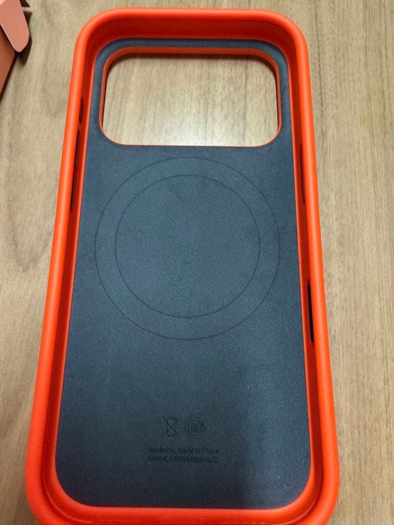 新品未使用　Beats iPhone 17 Pro Case MagSafe