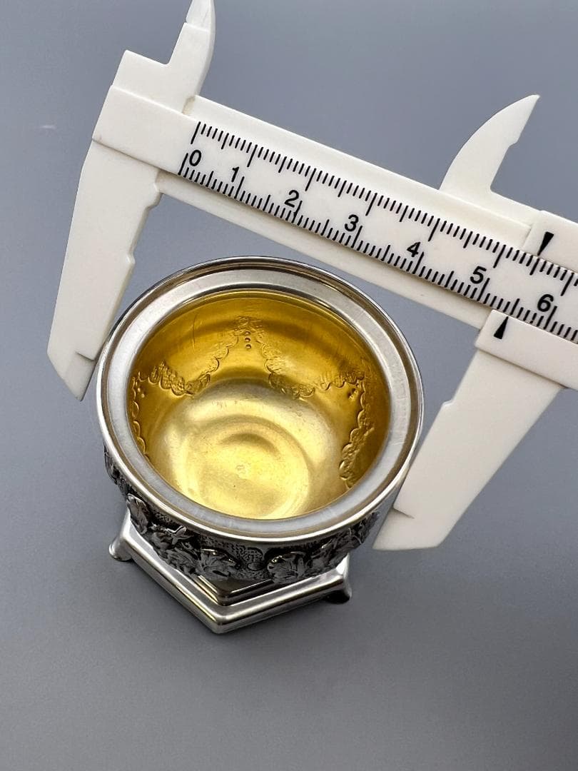 925刻印　銀製品　蒲萄文　調味料入れ？　重量約57g