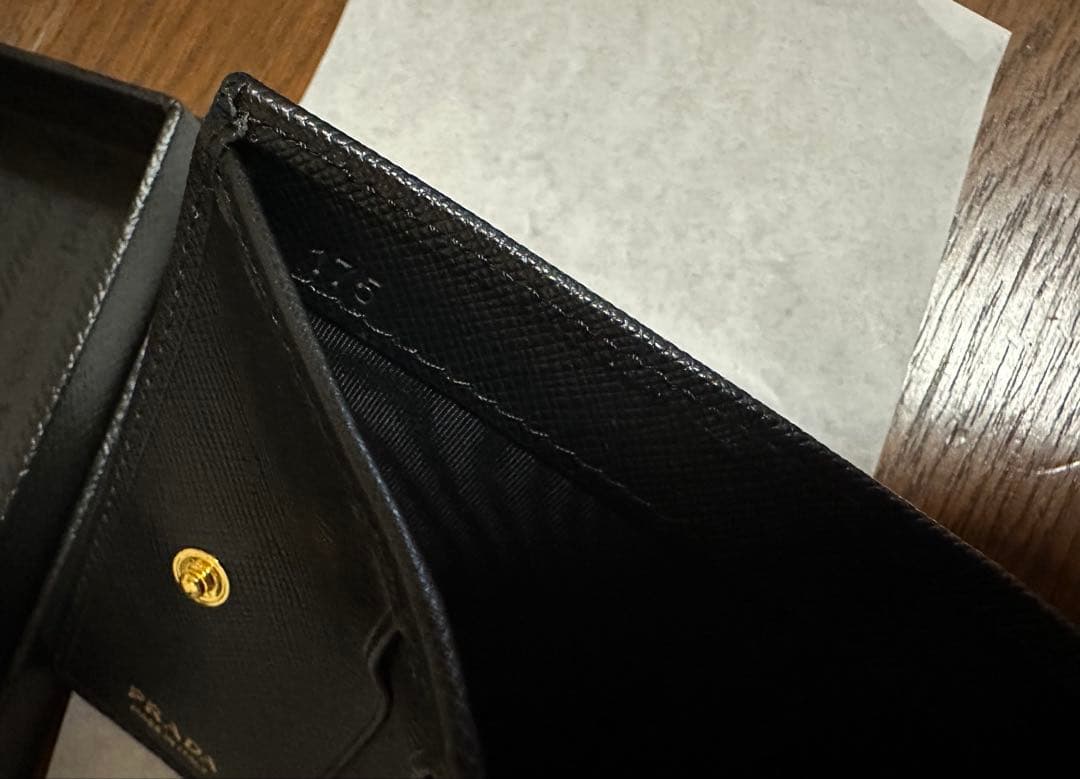 PRADA　サフィアーノレザー 財布