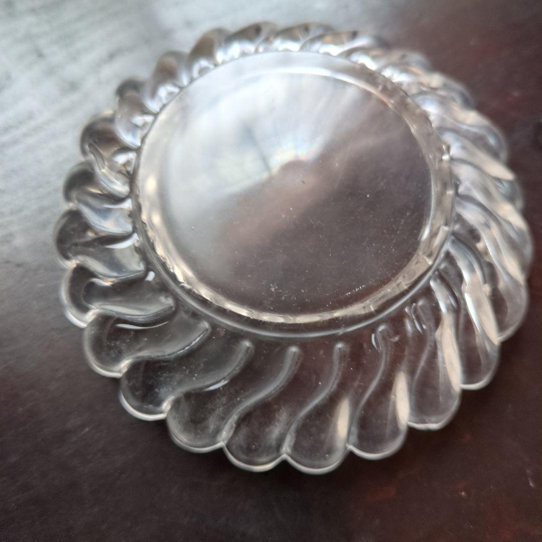 フリルガラス皿 木箱付き 直径約12cm　江戸硝子　捻縁　皿　骨董品　古美術