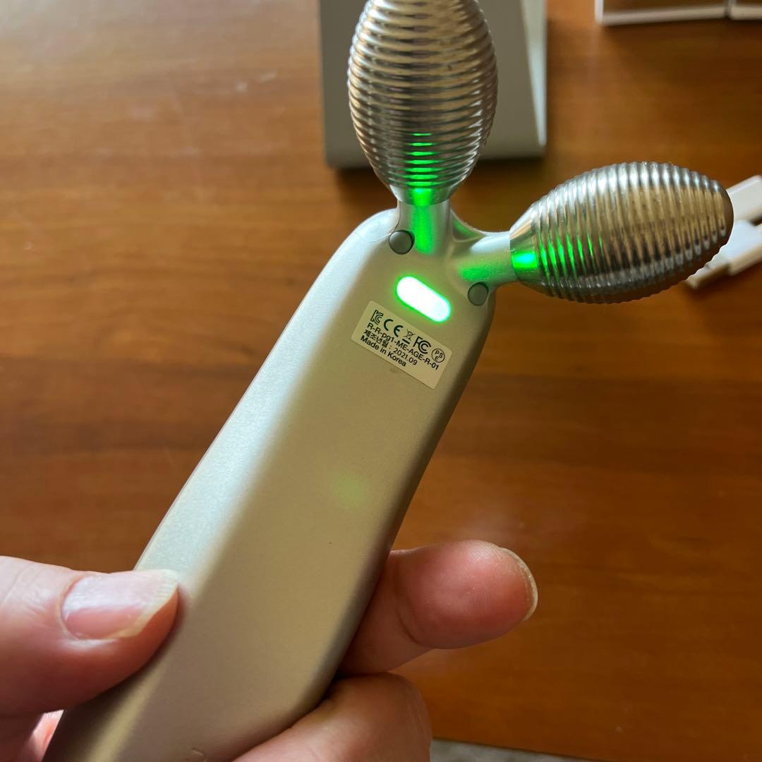 メディキューブ 美顔ローラー本体、スタンド、ジェル4本セット