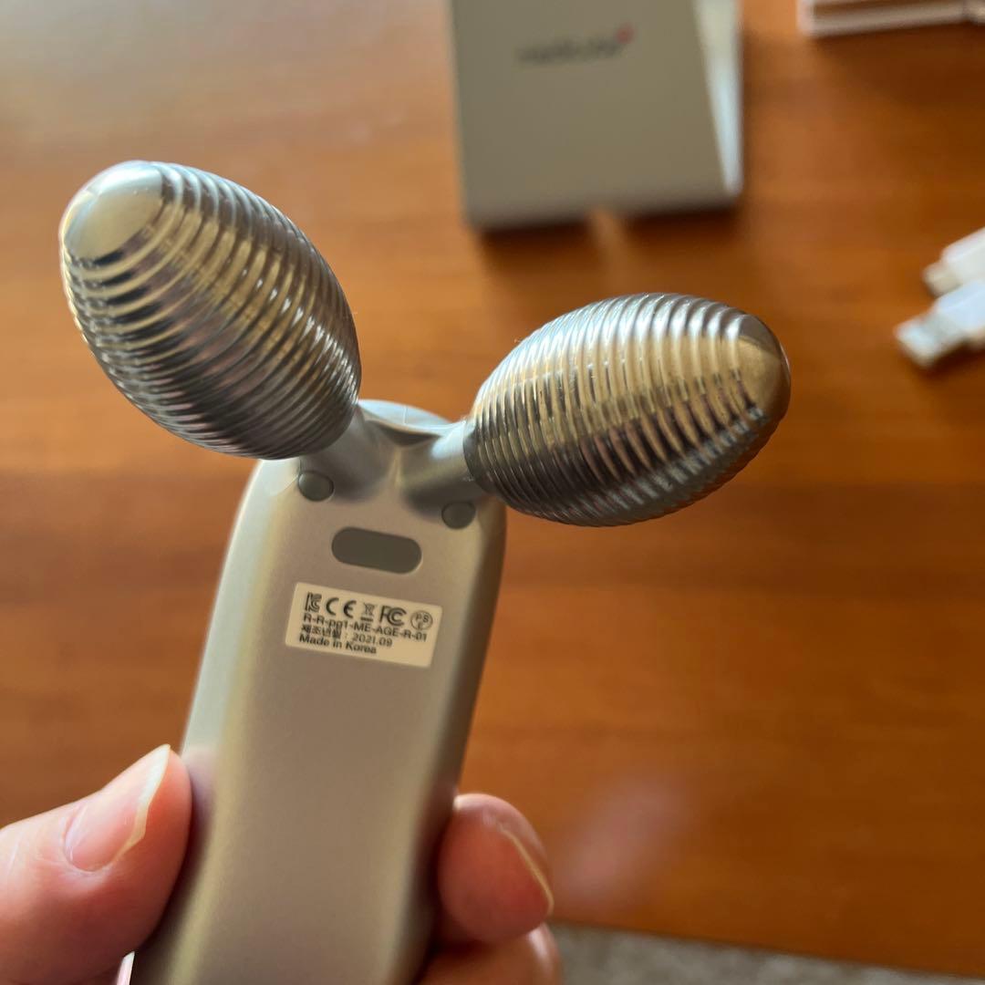 メディキューブ 美顔ローラー本体、スタンド、ジェル4本セット