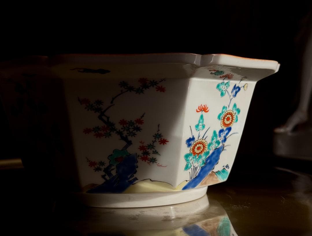 レア12代 柿右衛門・濁手 「八角菓子」・乳白色・新品同様