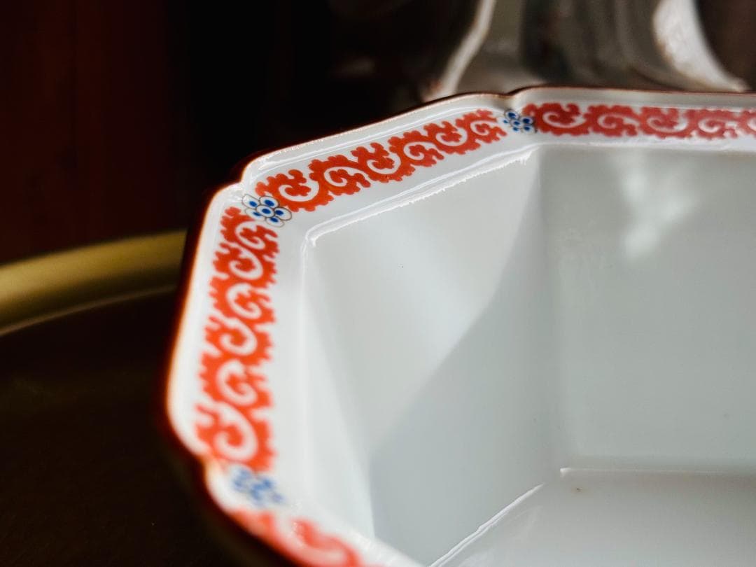 レア12代 柿右衛門・濁手 「八角菓子」・乳白色・新品同様