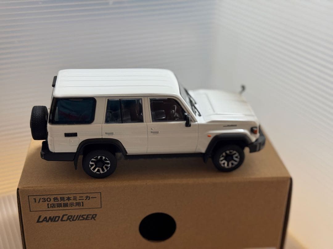 【とざ】トヨタ TOYOTA ランドクルーザー 1/30 ミニカー