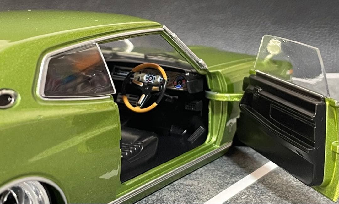 1/24 アシェット 国産名車 NISSAN ローレル SGX 改 カスタム