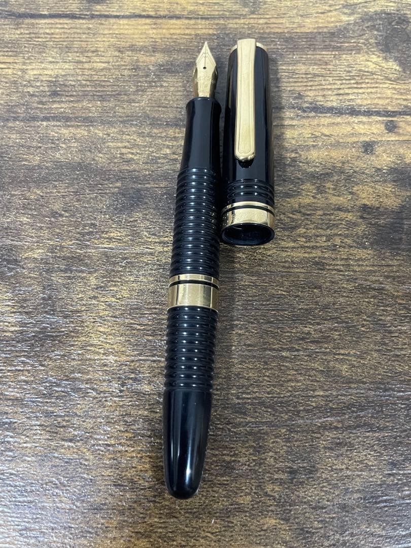 未使用に近い　1970年代　初期型　ギャザード　エボナイト　14金　万年筆　中字