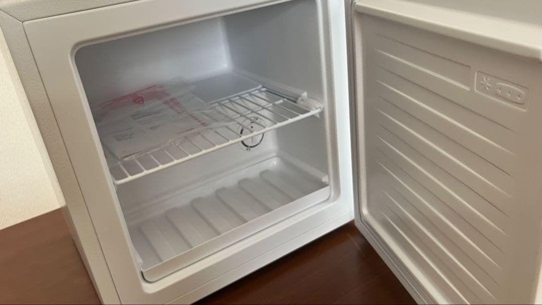 新品　ホワイト 冷凍庫 1ドア　31L コンプレッサー式