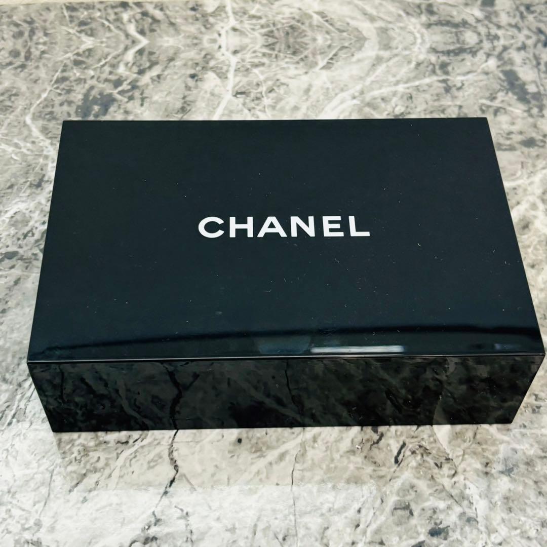 新品未使用 シャネル CHANEL ミラー付き ボックス ケース
