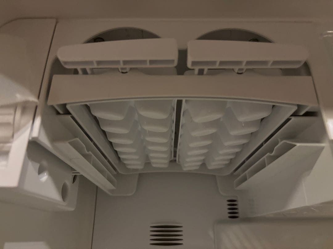 SMEG（スメッグ）社製冷凍冷蔵庫　クリーム 100V FAB50P 右開き