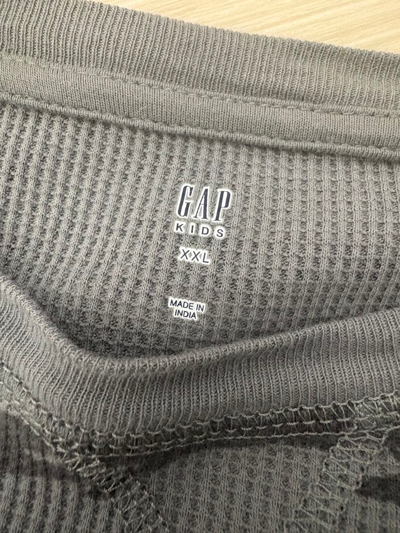 gap キッズ　迷彩　サーマル　ロンt 160 xxl相当　売り切れ　ストリート