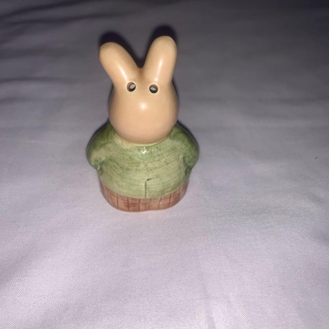 ウサギの陶器フィギュアセット