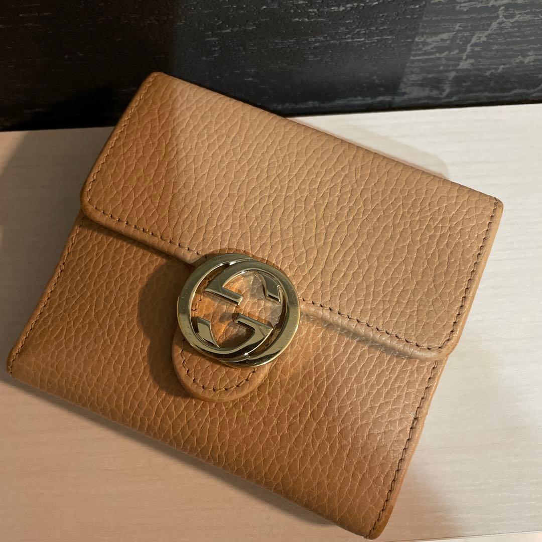 GUCCI ベージュ 2つ折り財布