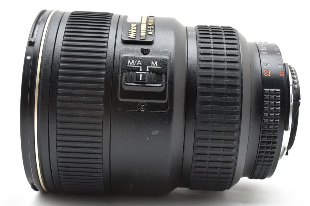 Nikon AF-S NIKKOR 17-35mm F2.8D ED カメラ