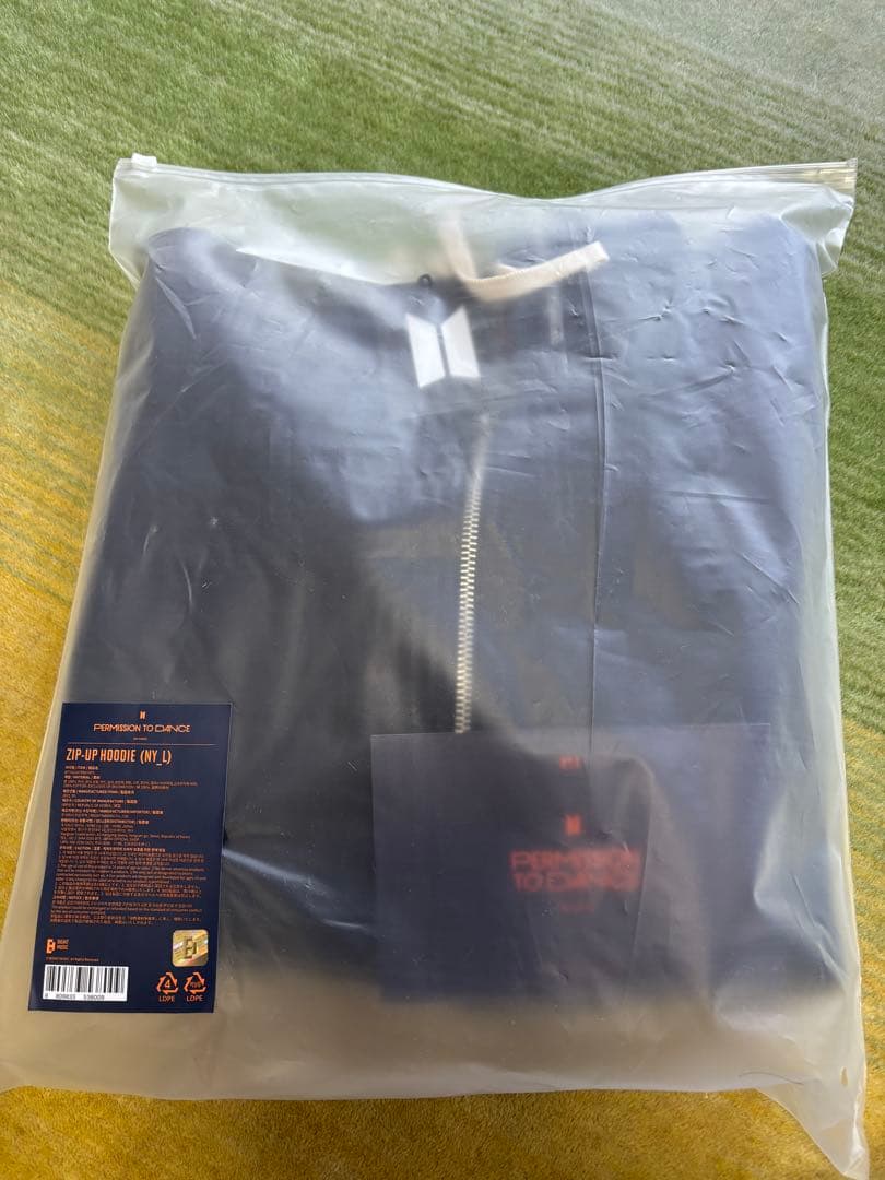 開封のみ　未使用BTS PTD ZIP-UP HOODIE (L)フーディ