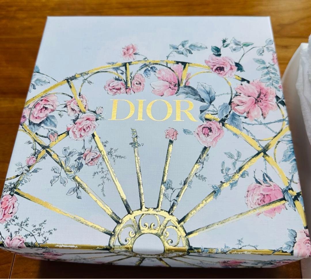 ディオール　Dior ノベルティ　おまとめ　タオル　シュシュなど　ギフト