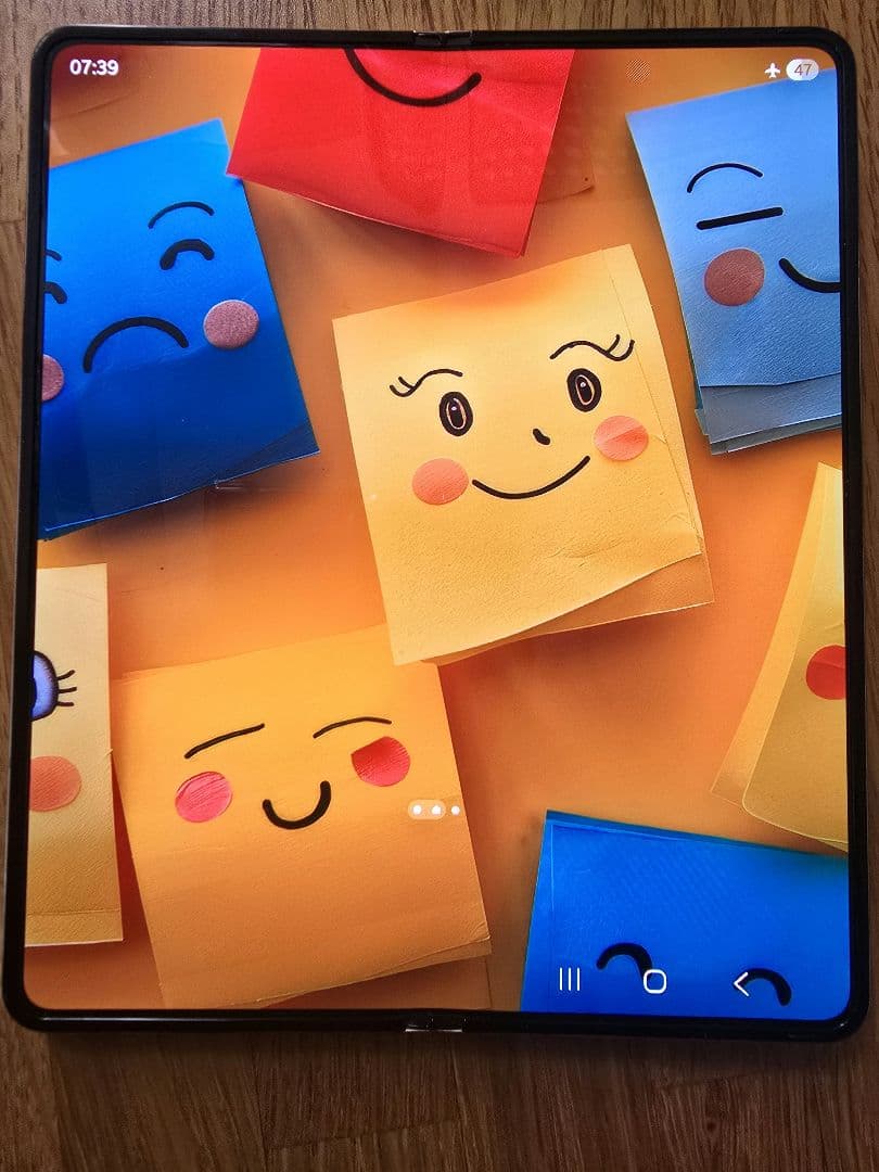 Samsung Galaxy Z Fold 4 256GB SIMフリー 韓国版