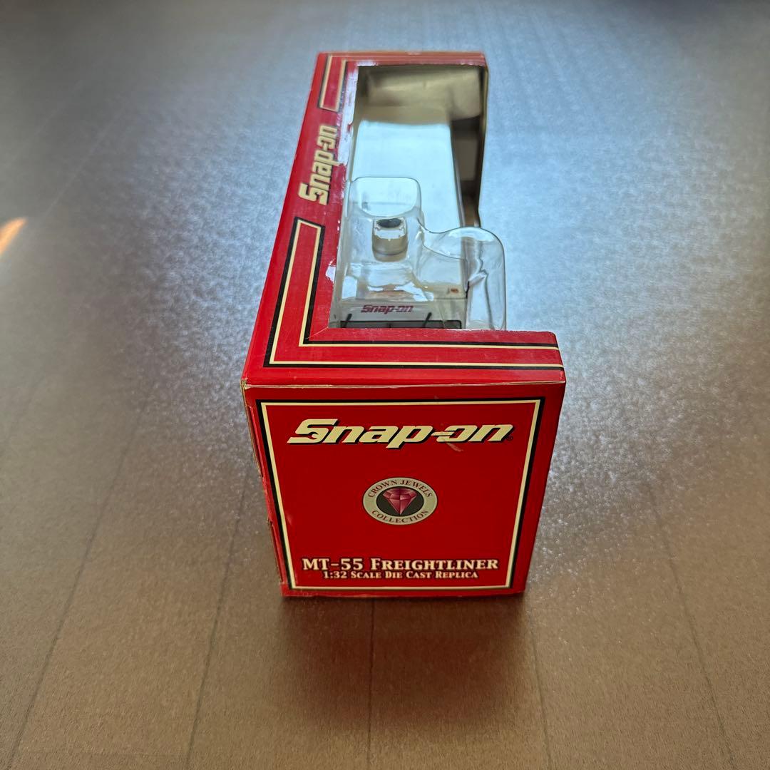 ミニカー Snap-on MT-55 Freightliner