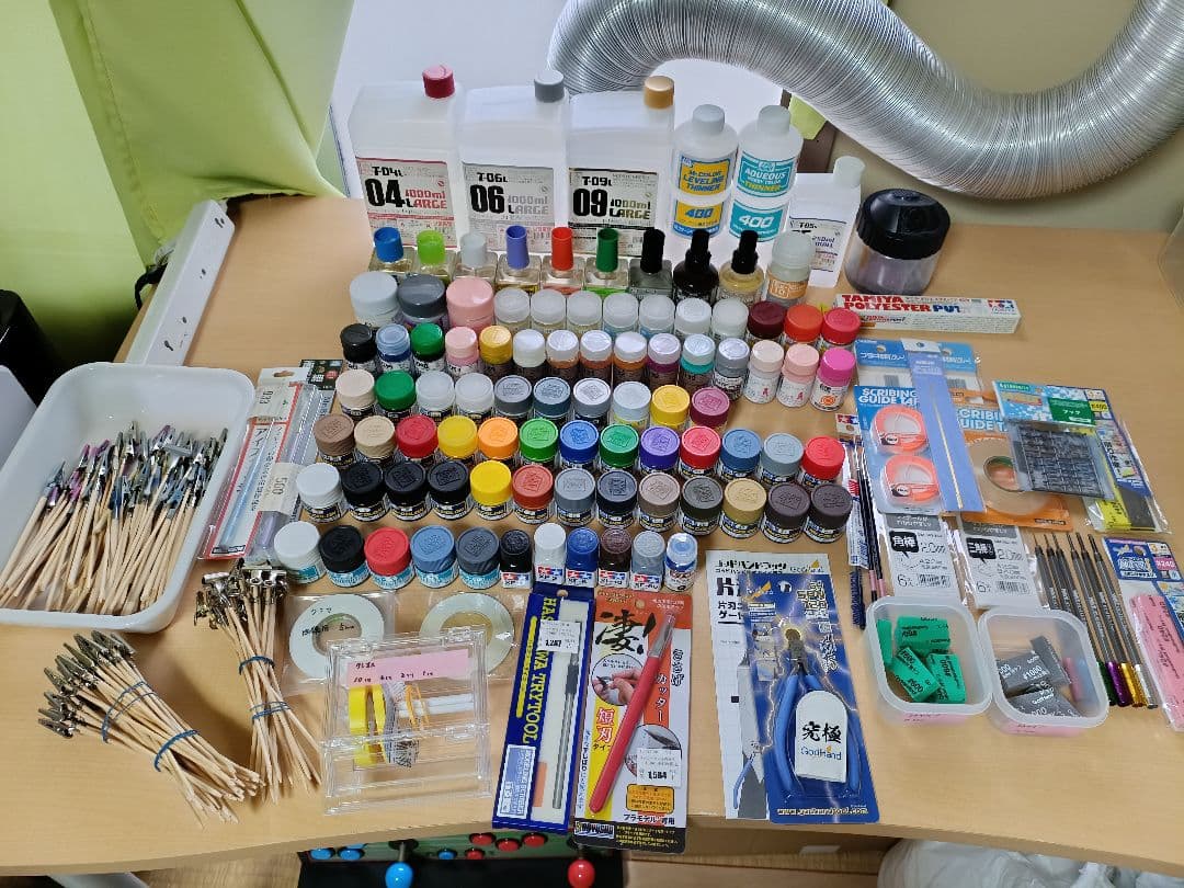 プラモデル用塗料、製作工具、他