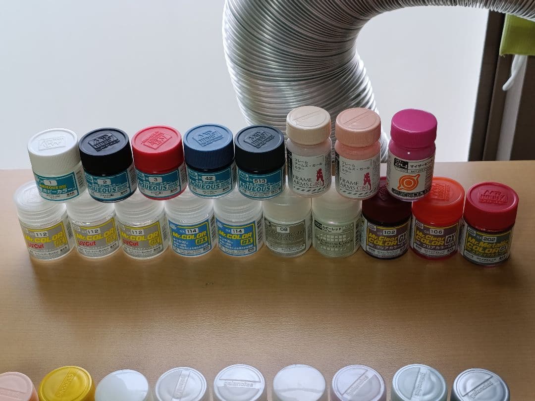 プラモデル用塗料、製作工具、他