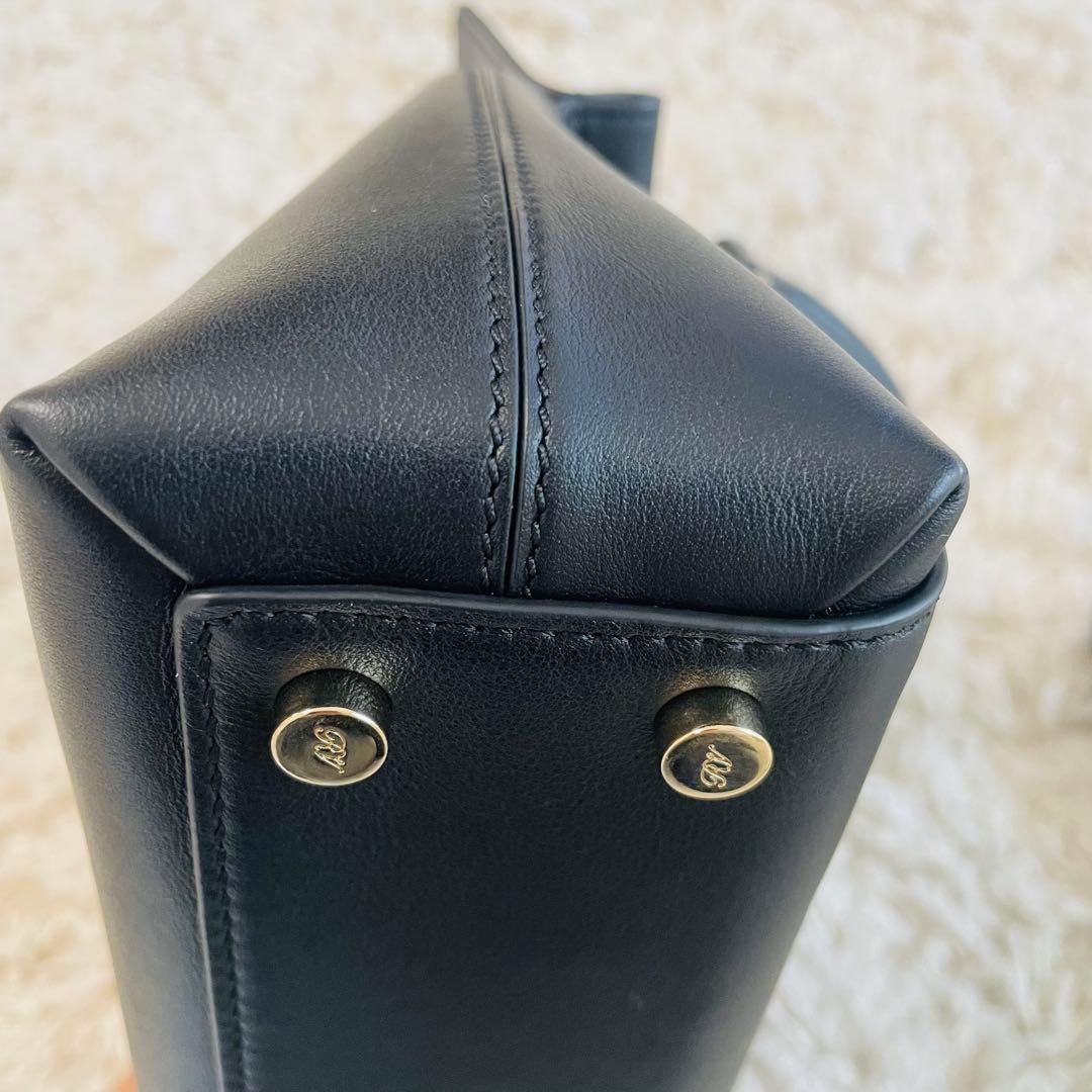 ロジェヴィヴィエ・ビジュー付き黒パーティーバッグ(超美品)✨