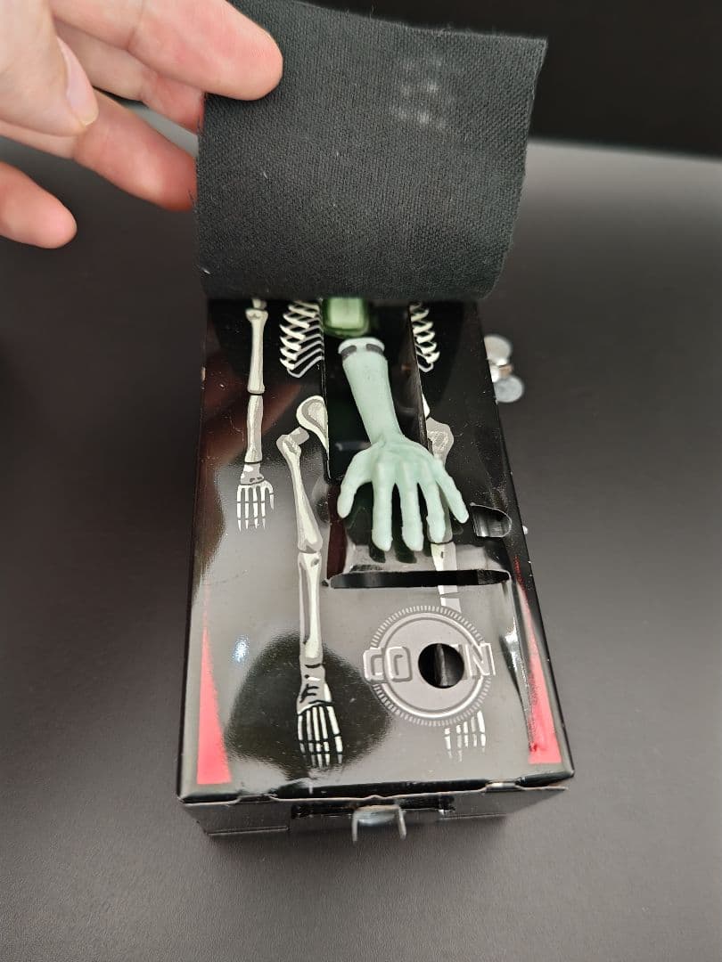 coffin bank◎automatic◎ゼンマイ式骸骨貯金箱◎激レア