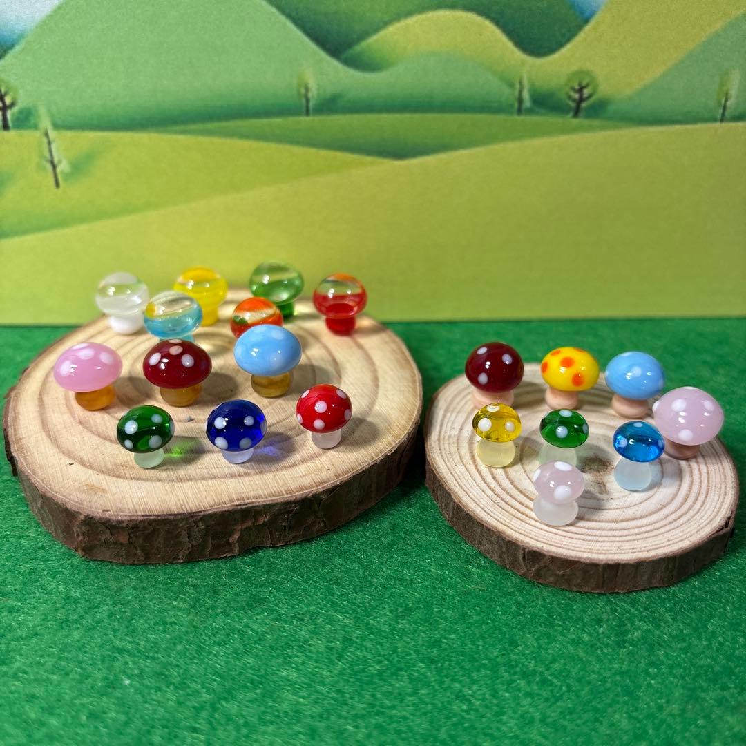 小さなきのこ　ガラス細工　ミニチュア