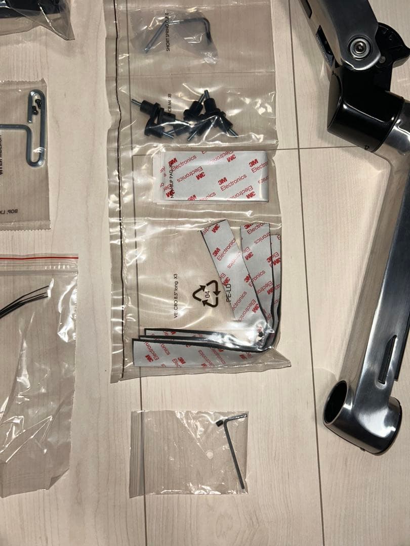 LXデュアルデスクマウントアームスタッキング(アルミニウム)