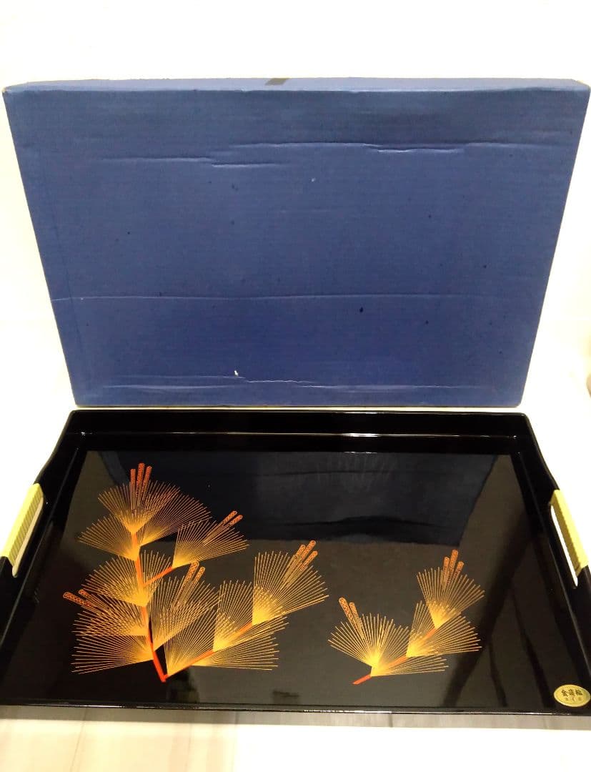 【新品】長手盆　黒　木製　漆塗り　若松（金蒔絵・盛絵）