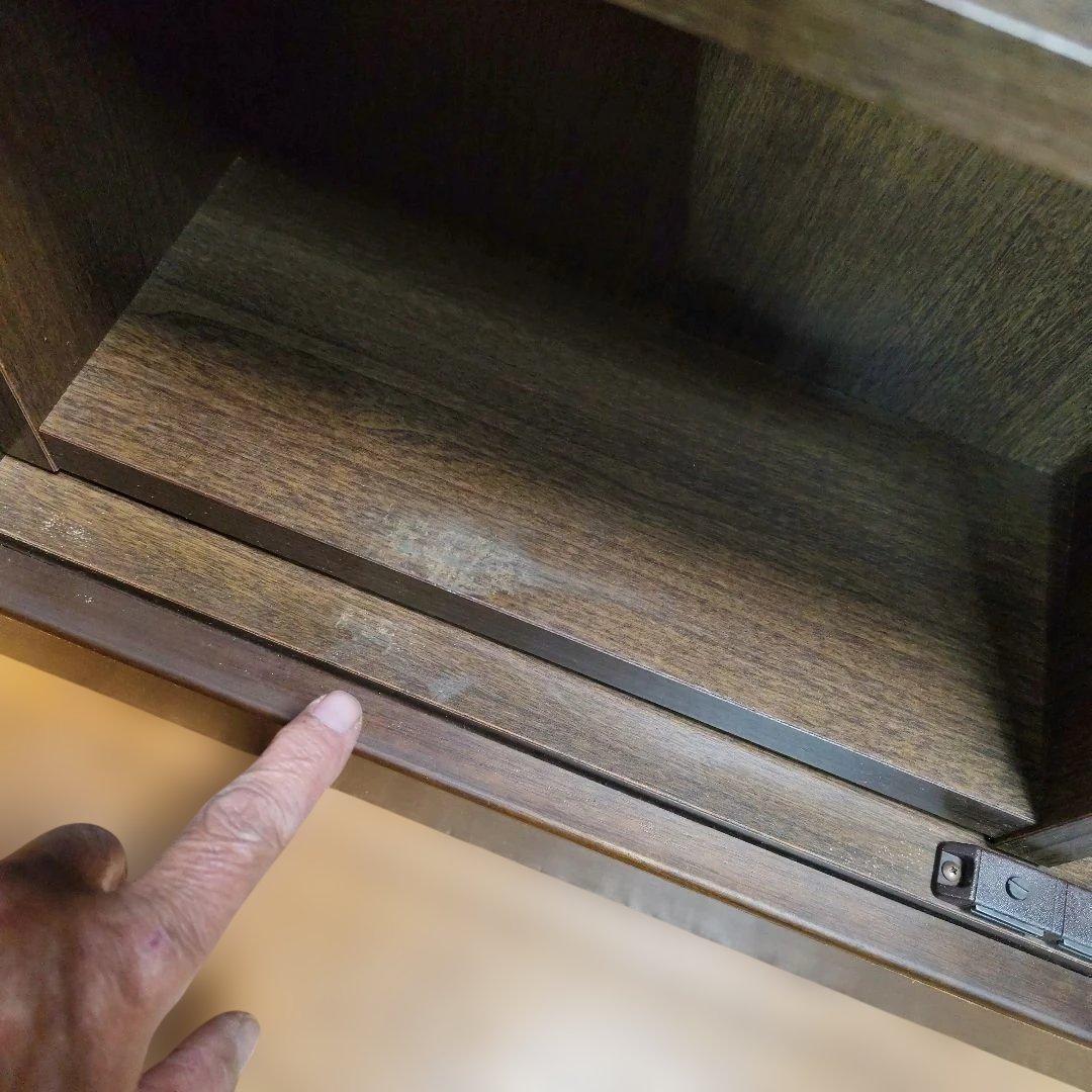 ダークブラウン木製キャビネット サイドボード