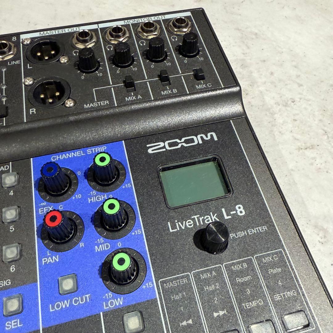 ZOOM LiveTrak L-8 デジタルミキサー 中古/箱付き