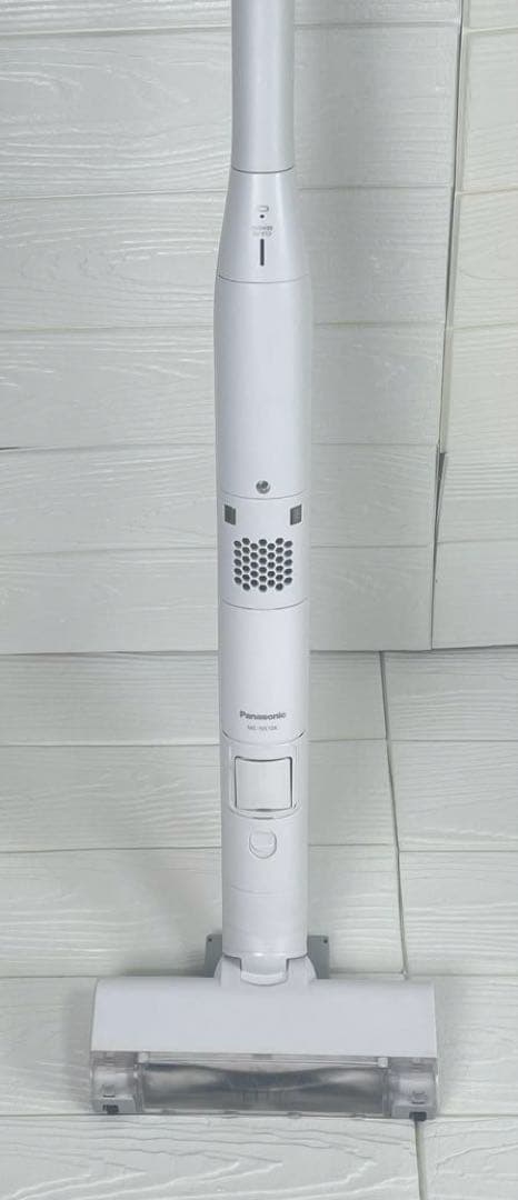 Panasonic 充電式掃除機 MC-NS10K 2023年製 紙パック付き